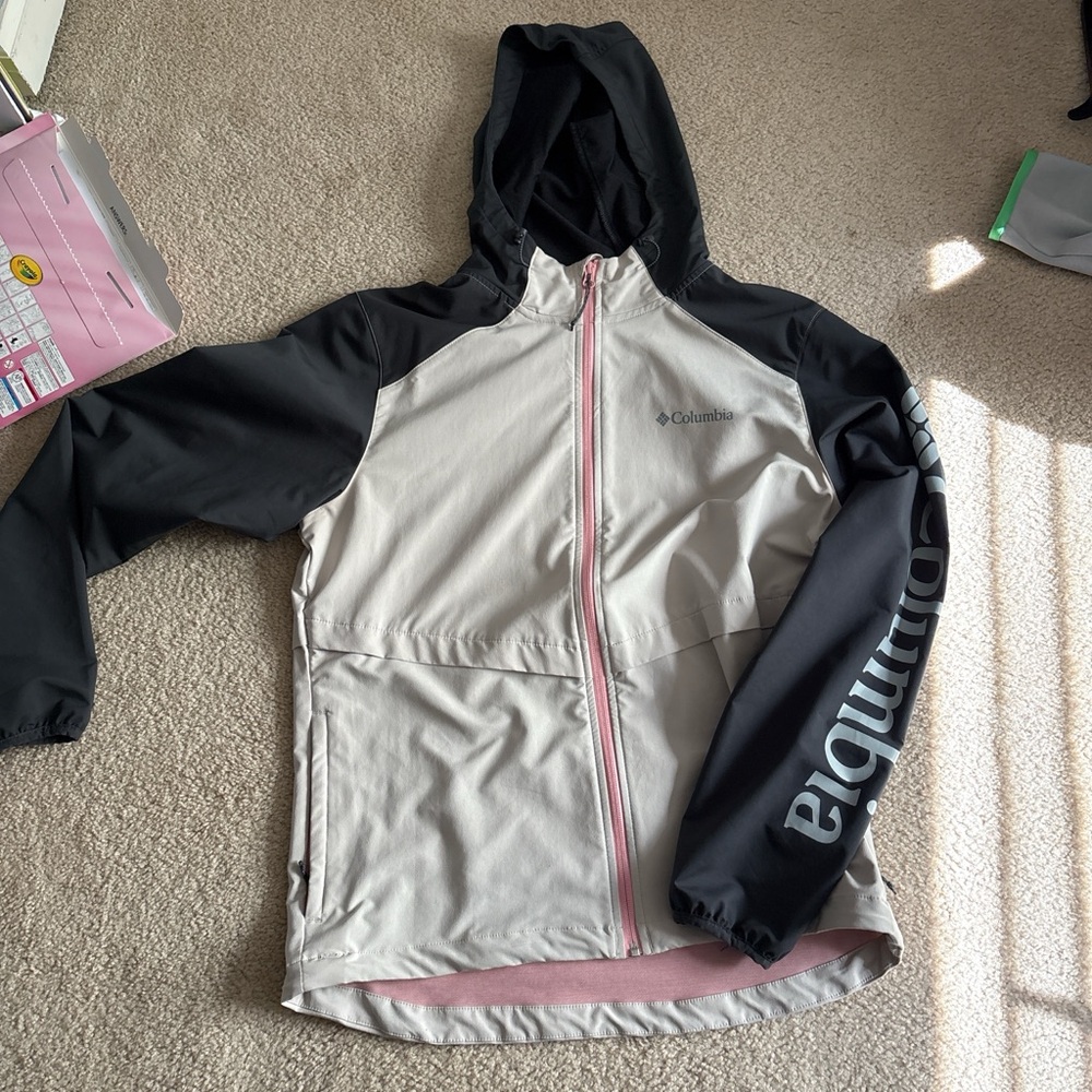 Columbia Black and Cream Hooded Jacket with Pink Zipper